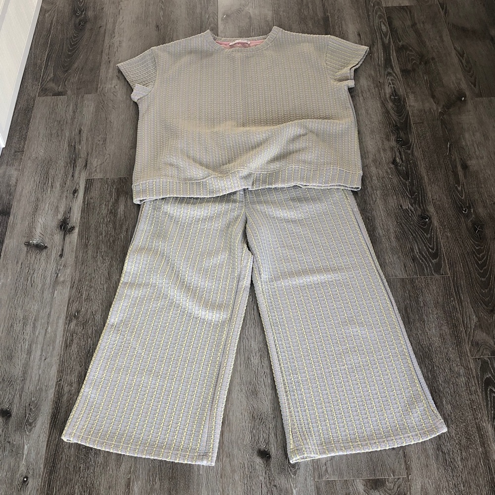 SEE AND BE SEEN Set. Comfort and Style